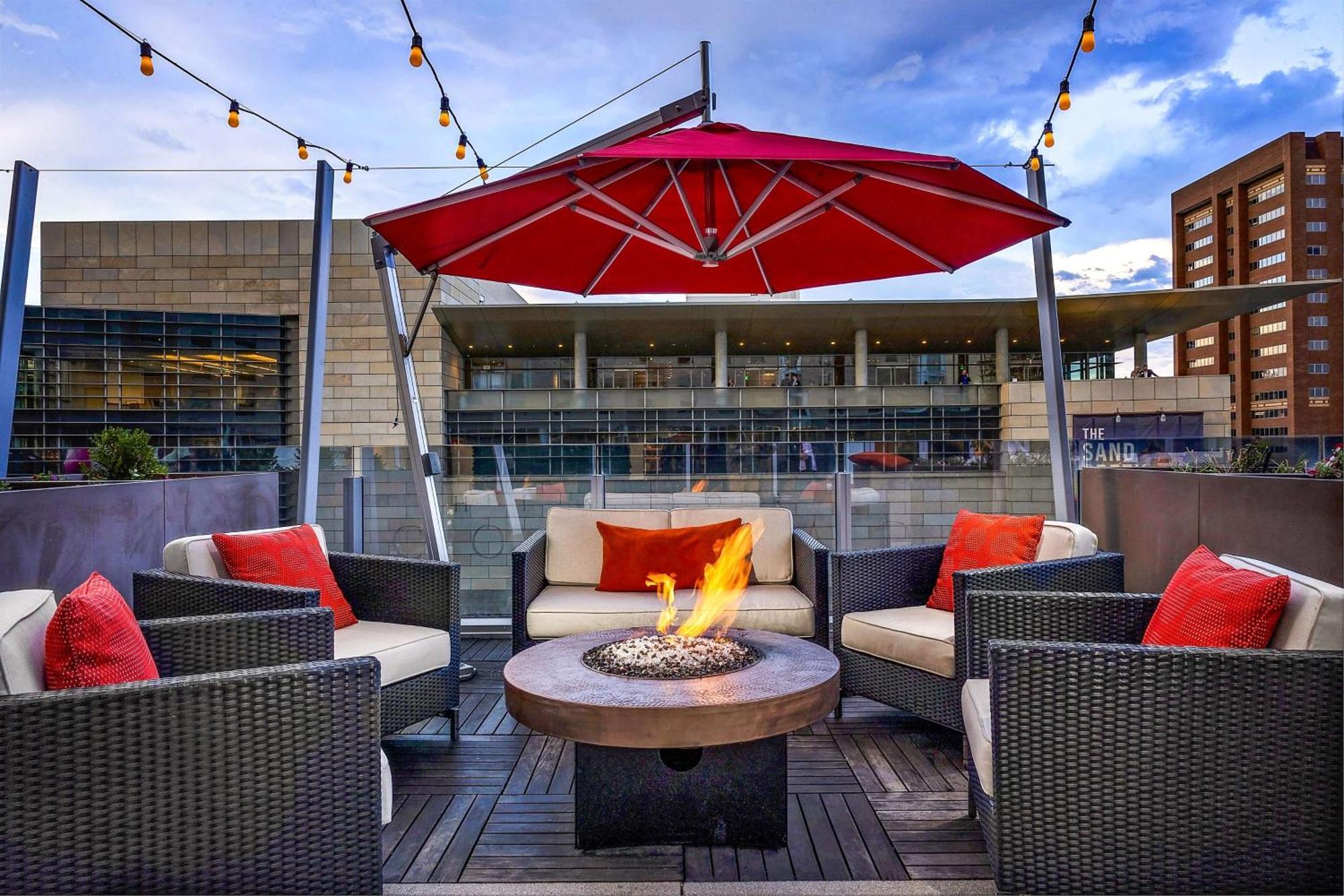The Art Hotel Denver, Curio Collection By Hilton Exteriör bild